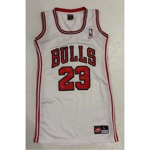 Nike White & Red Chicago Bulls #23 Basketball Jersey
